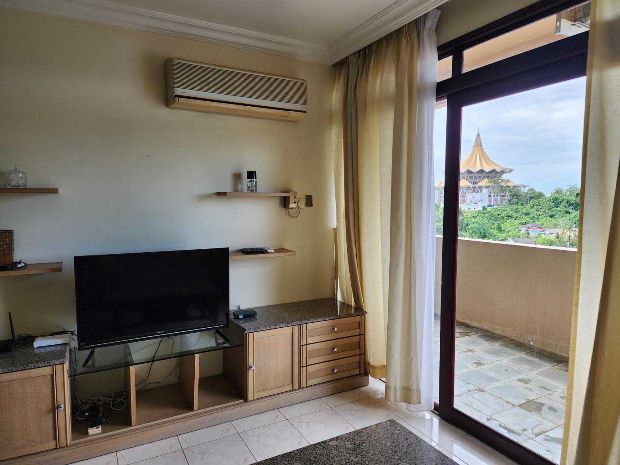 Riverbank Suites Kuching Waterfront Exteriör bild